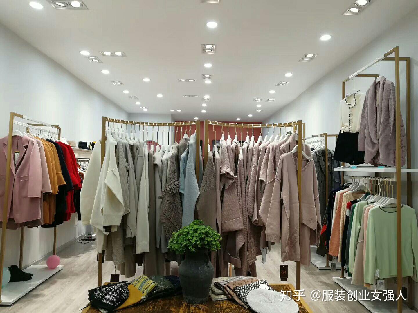 实体服装店倒闭潮 背后三大深层原因与转型之路